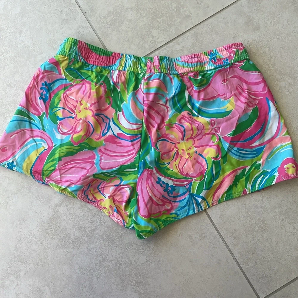 Lilly Pulitzer luxletic workout shorts. - Picture 4 of 4